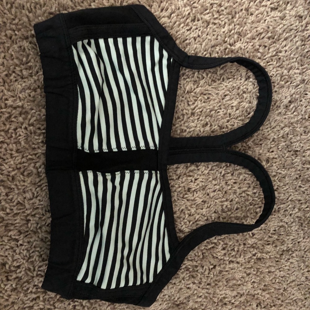 LuLulemon size 2 sports bra